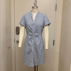 UNTUCKit Women's Blue and White Seersucker Striped Dress, Size 4